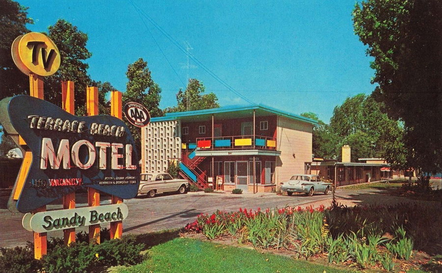 Terrace Beach Motel - Old Postcard (newer photo)